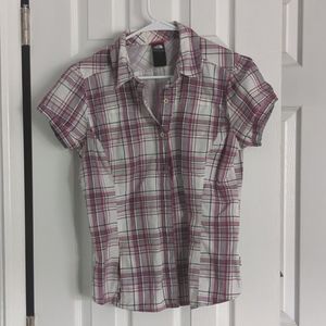 Plaid short sleeved button down North face blouse